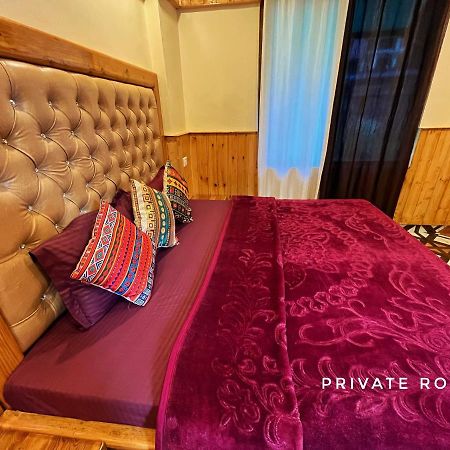 I Love Kasol Hostel & Rooftop Cafe Екстериор снимка