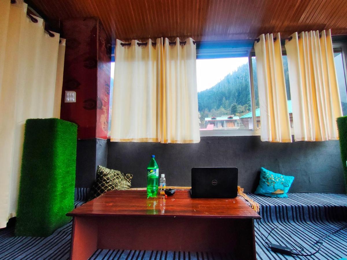 I Love Kasol Hostel & Rooftop Cafe Екстериор снимка