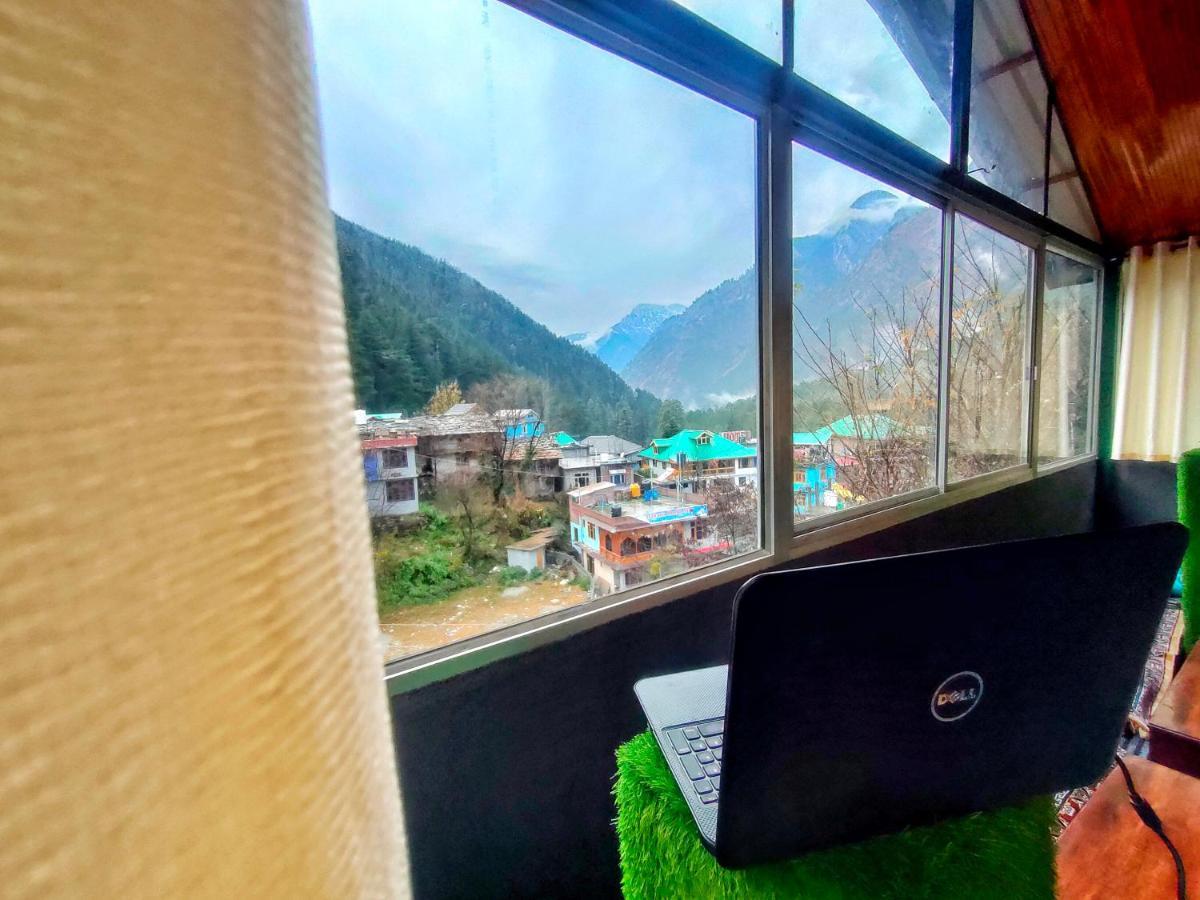 I Love Kasol Hostel & Rooftop Cafe Екстериор снимка